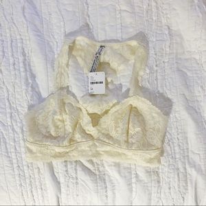 ☆ FREE PEOPLE BRALETTE ☆